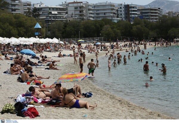 Μίνι καλοκαίρι στην Αττική - Γέμισαν τις παραλίες οι Αθηναίοι