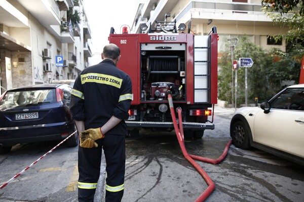 Σε εξέλιξη πυρκαγιά σε διαμέρισμα στην Κυψέλη