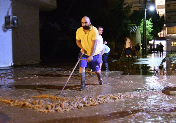 Εφιάλτης και πάλι από τις πλημμύρες στη Μάνδρα - Ανησυχούν οι κάτοικοι