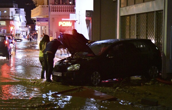 Εφιάλτης και πάλι από τις πλημμύρες στη Μάνδρα - Ανησυχούν οι κάτοικοι