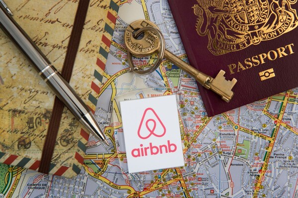 O οικοδεσπότης που έσπασε τα ρεκόρ της Airbnb στη Βαρκελώνη- Αποκάλυψη από εταιρία