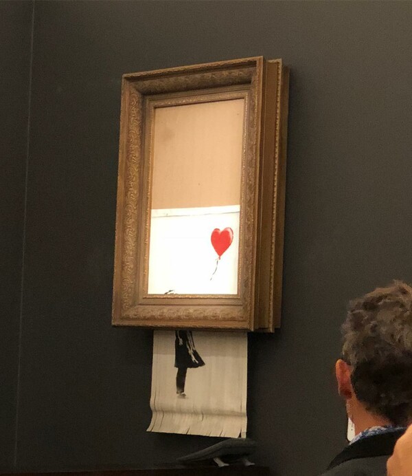 Σοκ σε δημοπρασία του Sotheby's - Πανάκριβο έργο του Banksy αυτοκαταστράφηκε ενώ είχε μόλις πουληθεί