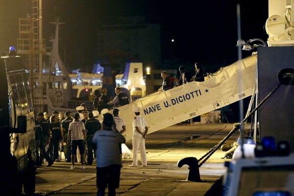 Ιταλία: Περίπου 40 μετανάστες του πλοίου Diciotti εγκατέλειψαν κέντρο φιλοξενίας