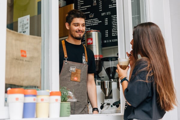 Όταν η τέχνη του freddo cappuccino πάει σε άλλο επίπεδο