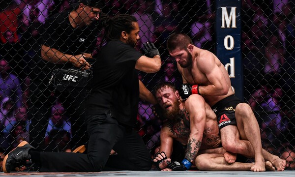 Χάος και ξύλο στο Λας Βέγκας: Πώς η κόντρα McGregor - Nurmagomedov βγήκε εκτός αρένας