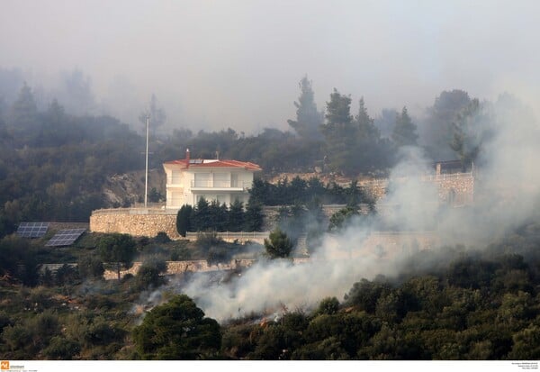 Σε κατάσταση έκτακτης ανάγκης η Σάρτη Χαλκιδικής- Εκκενώνονται σπίτια (ΦΩΤΟΓΡΑΦΙΕΣ & ΒΙΝΤΕΟ)