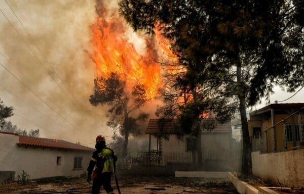 Πολύ υψηλός κίνδυνος πυρκαγιάς και σήμερα - Δείτε το χάρτη με τις περιοχές