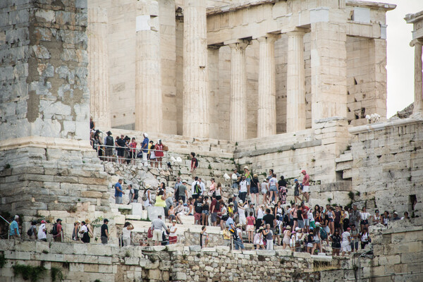 Αυξάνονται συνεχώς οι τουρίστες στην Αθήνα
