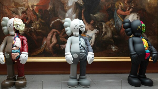 Kaws: Είναι τέχνη, χάος ή απλώς σύμπτωμα της εποχής τα έργα του πιο δημοφιλούς καλλιτέχνη της εποχής μας;