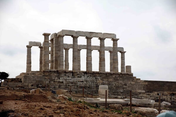 Στο Ναό του Ποσειδώνα στο Σούνιο η φιλανθρωπική επίδειξη της Μαίρης Κατράντζου