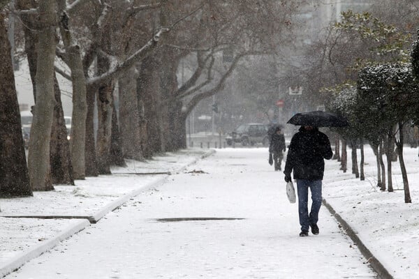 Θεσσαλονίκη - Χιονισμένο το κέντρο και η παραλία της πόλης