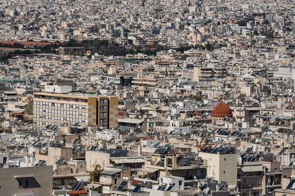 «Ασαφές και χαοτικό το νομικό πλαίσιο για την Airbnb»: Καθηγητές Νομικής εξηγούν τα προβλήματα