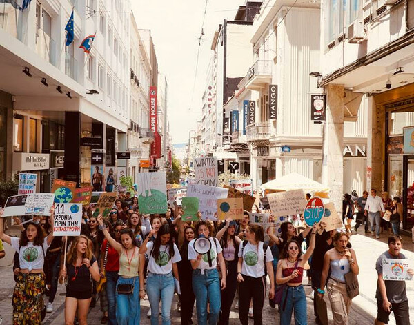 Fridays for Future: Δύο πορείες στο Σύνταγμα για την ανεπαρκή αντιμετώπιση της κλιματικής αλλαγής