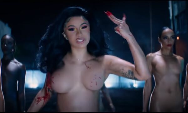 Η Cardi B προκαλεί στο νέο της βιντεοκλίπ - Εμφανίζεται ολόγυμνη και σκοτώνει κόσμο