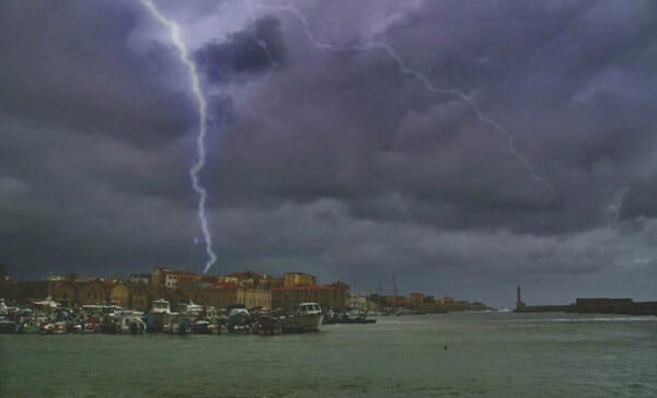 Τεράστιες καταστροφές στην Κρήτη λόγω της κακοκαιρίας- Εκκενώνονται σπίτια στον Πλατανιά