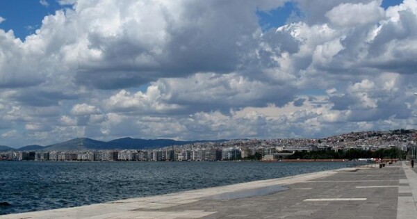 Αλλάζει απότομα ο καιρός - Ψυχρό μέτωπο ρίχνει τη θερμοκρασία