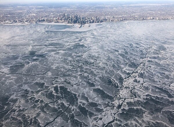 To Polar Vortex μπορεί να σε παγώσει σε δέκα λεπτά - Πολικό τοπίο στο Σικάγο και χιόνια στη Νέα Υόρκη