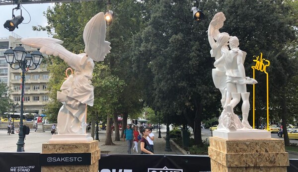 H πλατεία Συντάγματος γέμισε γλυπτά - Ο Sake και η Art Crimes στο κέντρο της Αθήνας
