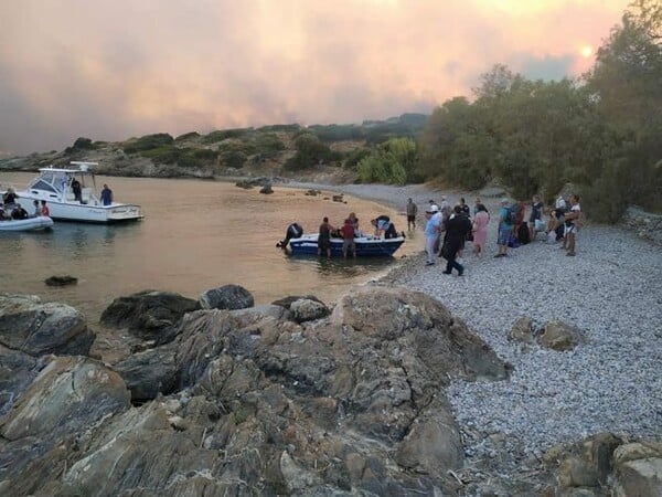 Σε ύφεση η πυρκαγιά στη Σάμο - Καλύτερη σήμερα η εικόνα στα Κύθηρα, αλλά ενισχύθηκαν οι δυνάμεις