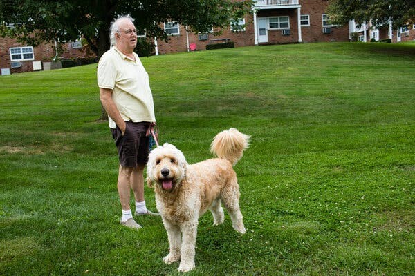 Έπνιξε το πίτμπουλ του γείτονα ενώ τσακωνόταν με το σκύλο του - Η υπόθεση που διχάζει τη Νέα Υόρκη