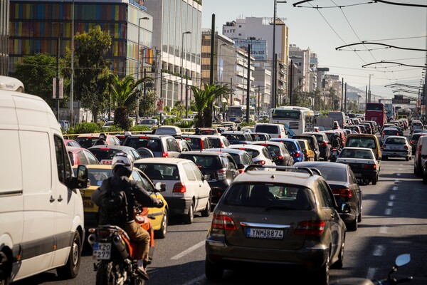 Ιδού το χάος της Συγγρού και γιατί πρέπει όσοι μπορείτε να την αποφύγετε - Έργα και ταλαιπωρία