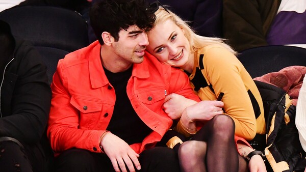 H Sophie Turner και ο Joe Jonas ξαναπαντρεύτηκαν - Ρομαντικός γάμος στη Γαλλία