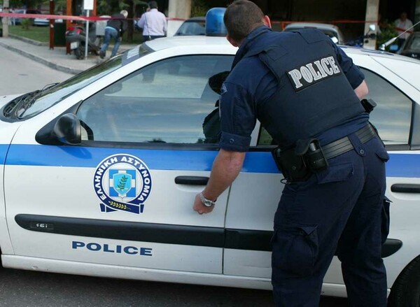 Θεσσαλονίκη: Δώδεκα συλλήψεις για κύκλωμα παράνομων υιοθεσιών και εμπορίας ωαρίων