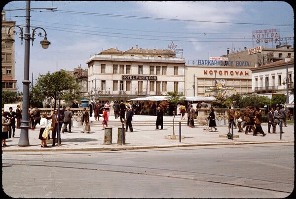 H πλατεία Ομονοίας στο πέρασμα των χρόνων - Οι καλύτερες και πιο σπάνιες φωτογραφίες