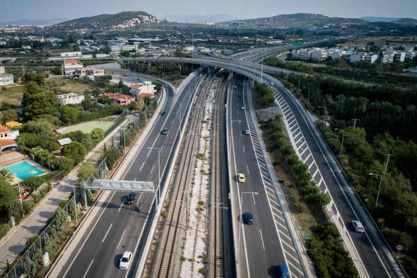 Επεκτάσεις στην Αττική Οδό και σύνδεση του Ελληνικού με το Ελ. Βενιζέλος εξετάζει η κυβέρνηση