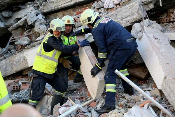 Εθνική τραγωδία στην Αλβανία: 40 νεκροί και 700 τραυματίες