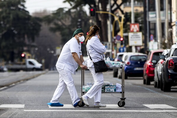 Ιταλία: 345 νεκροί σε μια ημέρα - Χωρίς τελειωμό θάνατοι και κρούσματα