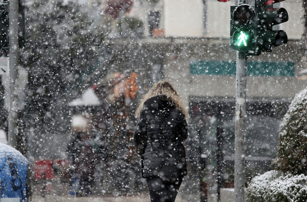 Καιρός: Χιόνια και θυελλώδεις άνεμοι - Συνεχίζεται η επέλαση της «Ζηνοβίας»