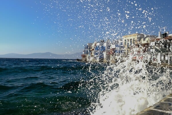 Καιρός: Άνεμοι έως 7 μποφόρ στα πελάγη- Πτώση της θερμοκρασίας