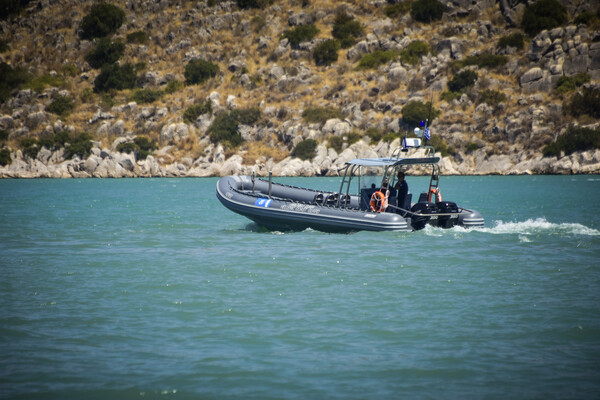 Τούρκοι λιμενικοί παρενοχλούν Έλληνες ψαράδες στην Κάλυμνο