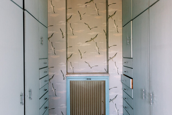 Στην εξοχική κατοικία Ευταξία στον Λουτρόπυργο Αττικής: το πρώτο αρχιτεκτονικό έργο του Άρη Κωνσταντινίδη