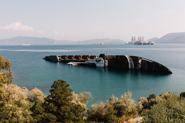 Στην εξοχική κατοικία Ευταξία στον Λουτρόπυργο Αττικής: το πρώτο αρχιτεκτονικό έργο του Άρη Κωνσταντινίδη