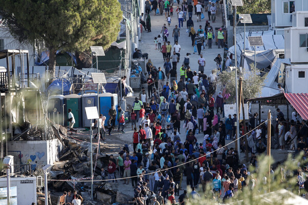 Μόρια: 200 πρόσφυγες αναχωρούν για Πειραιά