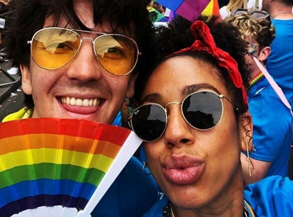 Η Pearl Mackie από το Doctor Who έκανε coming out: «Περήφανη που είμαι bisexual»