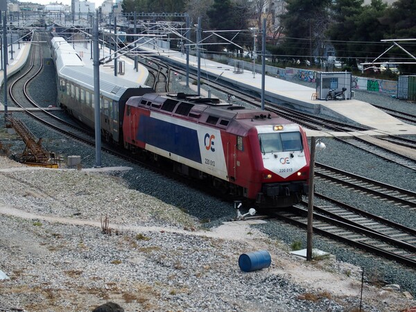 Επιβάτης επιτέθηκε σε ελεγκτή της ΤΡΑΙΝΟΣΕ- Επειδή του ζήτησε να φορέσει μάσκα