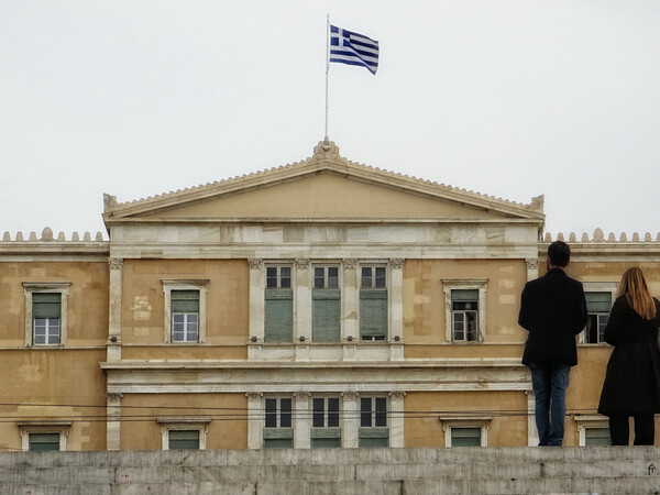 Συμφωνία θεσμών - κυβέρνησης σε πρώτη φάση για το δημοσιονομικό κενό του 2019