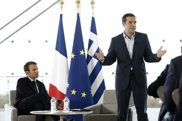 Μακρόν και Τσίπρας στο Ίδρυμα Σταύρος Νιάρχος για συνάντηση με επιχειρηματίες