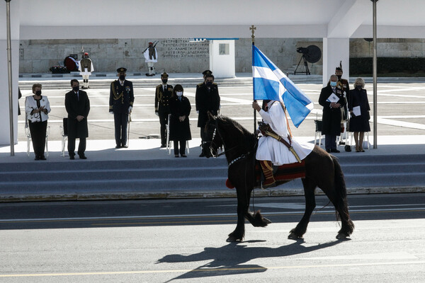 1821-2021: Η μεγάλη στρατιωτική παρέλαση στο Σύνταγμα για την 25η Μαρτίου