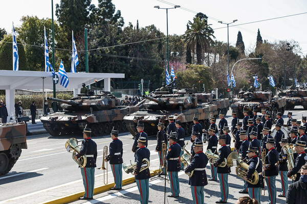 1821-2021: Η μεγάλη στρατιωτική παρέλαση στο Σύνταγμα για την 25η Μαρτίου