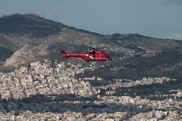 Πτήσεις μαχητικών και αεροσκαφών πάνω από την Αθήνα για την 25η Μαρτίου