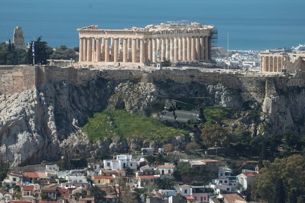 Πτήσεις μαχητικών και αεροσκαφών πάνω από την Αθήνα για την 25η Μαρτίου