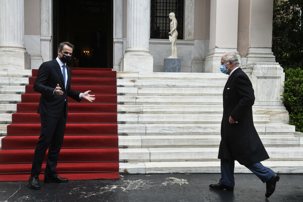 Στο Μέγαρο Μαξίμου ο πρίγκιπας Κάρολος- Συνάντηση με τον Κυριάκο Μητσοτάκη