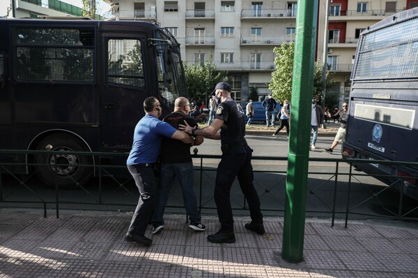 Δίκης Χρυσής Αυγής: Δέκα προσαγωγές υποστηρικτών της ΧΑ έξω από το Εφετείο