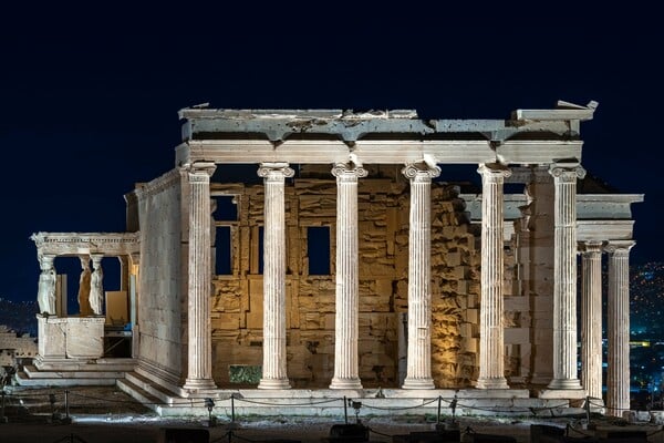 Η φωταγώγηση της Ακρόπολης -Αποκαλυπτήρια για τον νέο φωτισμό- VIDEO