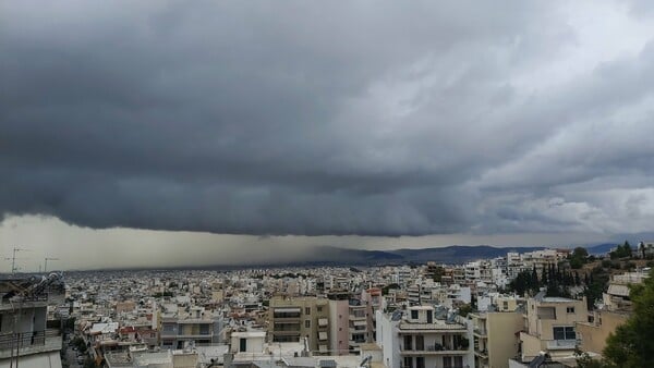 Καιρός: Τοπικές βροχές και άνεμοι σήμερα