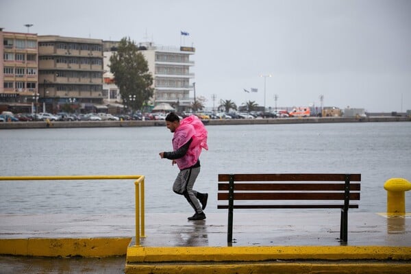 Καιρός: Ισχυρές καταιγίδες τις επόμενες ώρες- Πού θα «χτυπήσει» η κακοκαιρία